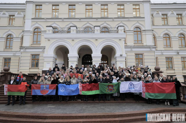 Фотофакт: Делегация Витебской области отправилась в Минск для участия в "Марафоне единства"