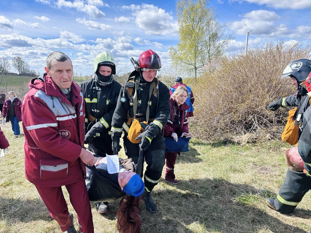 taktiko-spetsialnye-ucheniya-po-reagirovaniyu-na-krupnoe-dtp-proshli-v-glubokskom-rayone_4