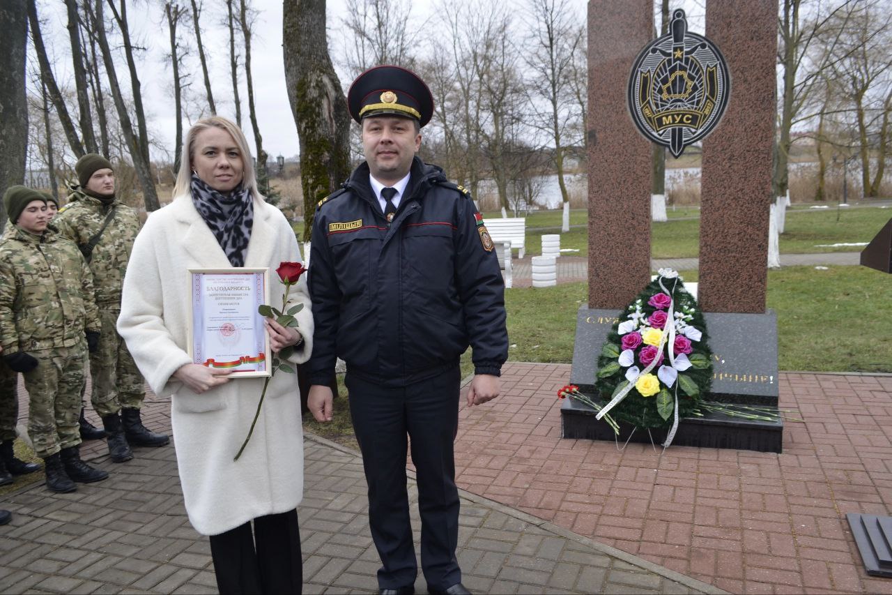 sotrudniki-glubokskogo-rovd-otmechayut-den-militsii_5