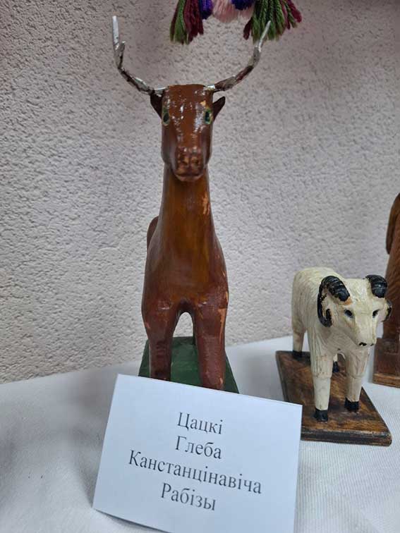 glubokskiy-dom-remesel-priglashaet-na-vystavku-posvyashchennuyu-35-letiyu-uchrezhdeniya_1