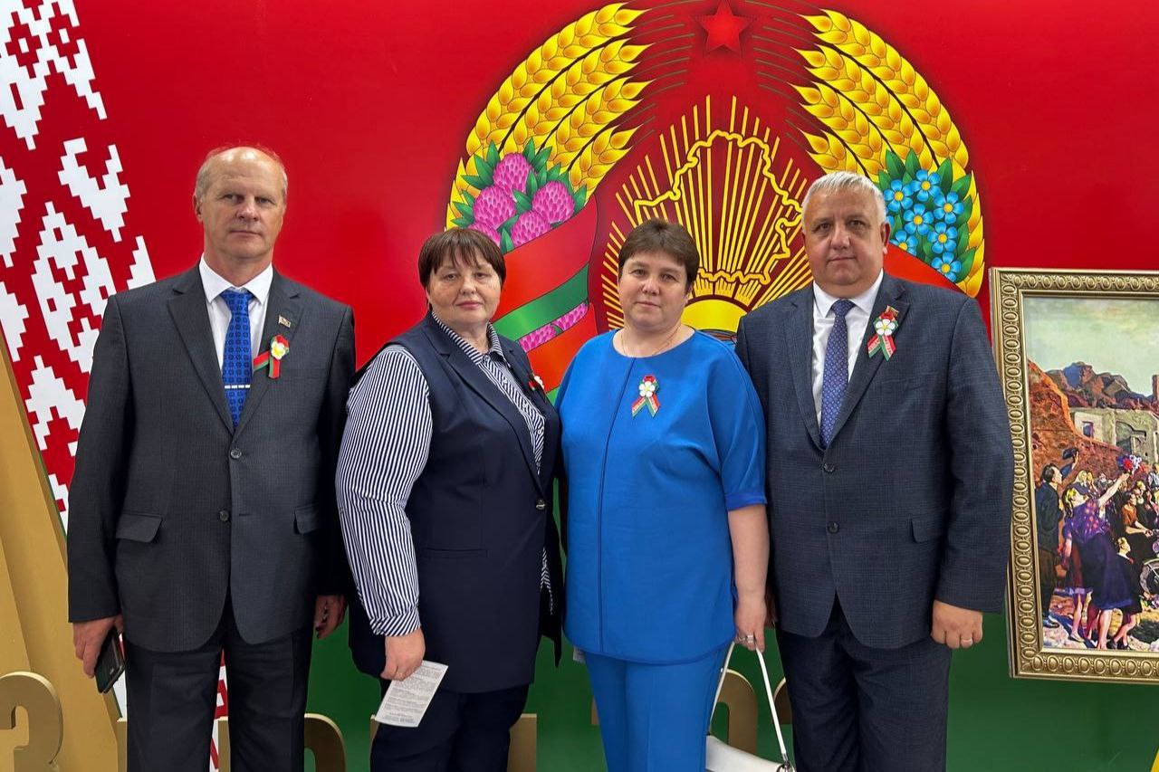 delegatsiya-glubokskogo-rayona-posetila-dvorets-respubliki-v-minske-gde-proshlo-torzhestvennoe-merop_4