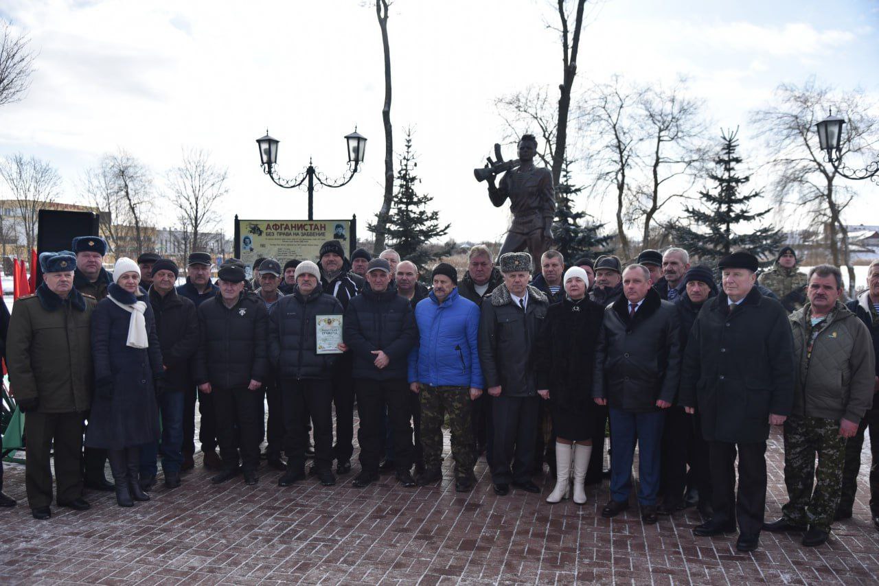 v-glubokom-otmetili-den-pamyati-voinov-internatsionalistov_1