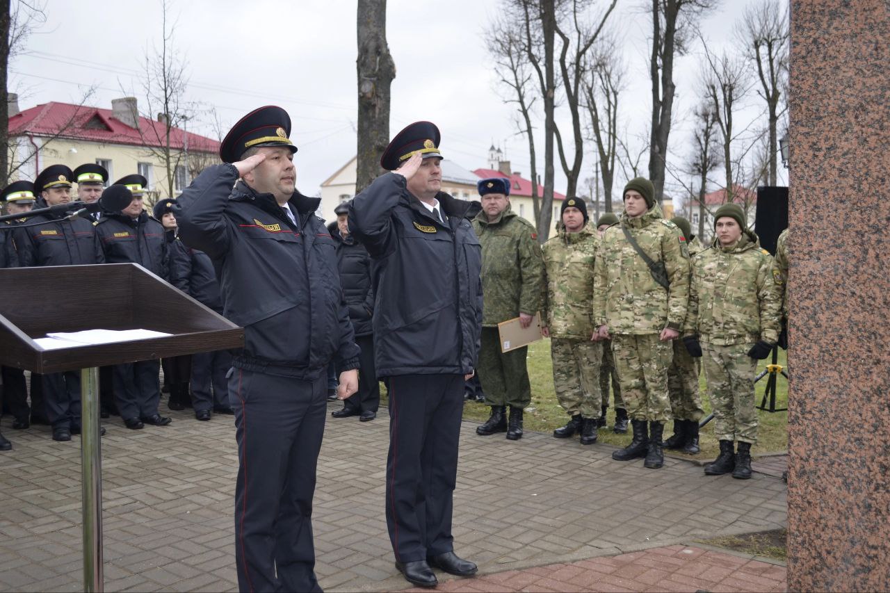 sotrudniki-glubokskogo-rovd-otmechayut-den-militsii_2