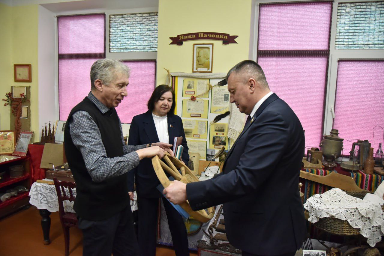 vstrecha-s-deputatami-v-derevne-zalese_3