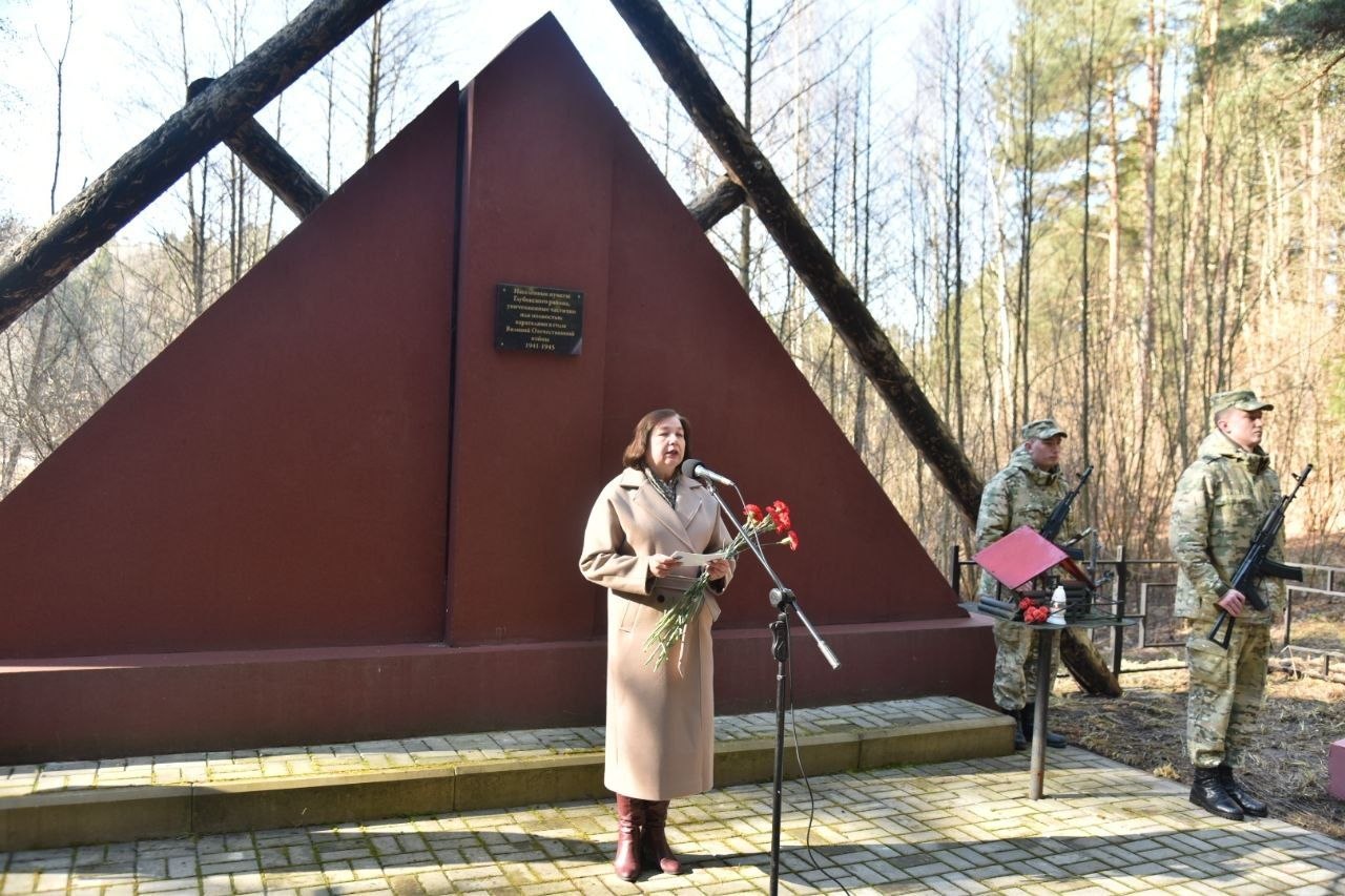 22-marta-vsya-belarus-traditsionno-sklonyaet-golovy-v-znak-skorbi-po-zhertvam-tragedii-khatyni-i-dru_5