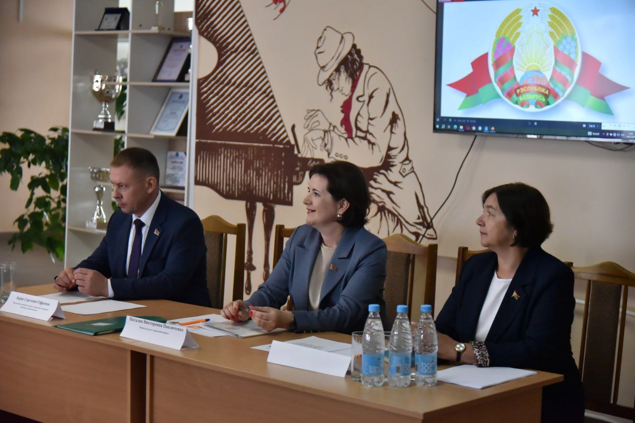 natalya-pavlyuchenko-ministr-truda-i-sotsialnoy-zashchity-respubliki-belarus-s-rabochim-vizitom-pose_4