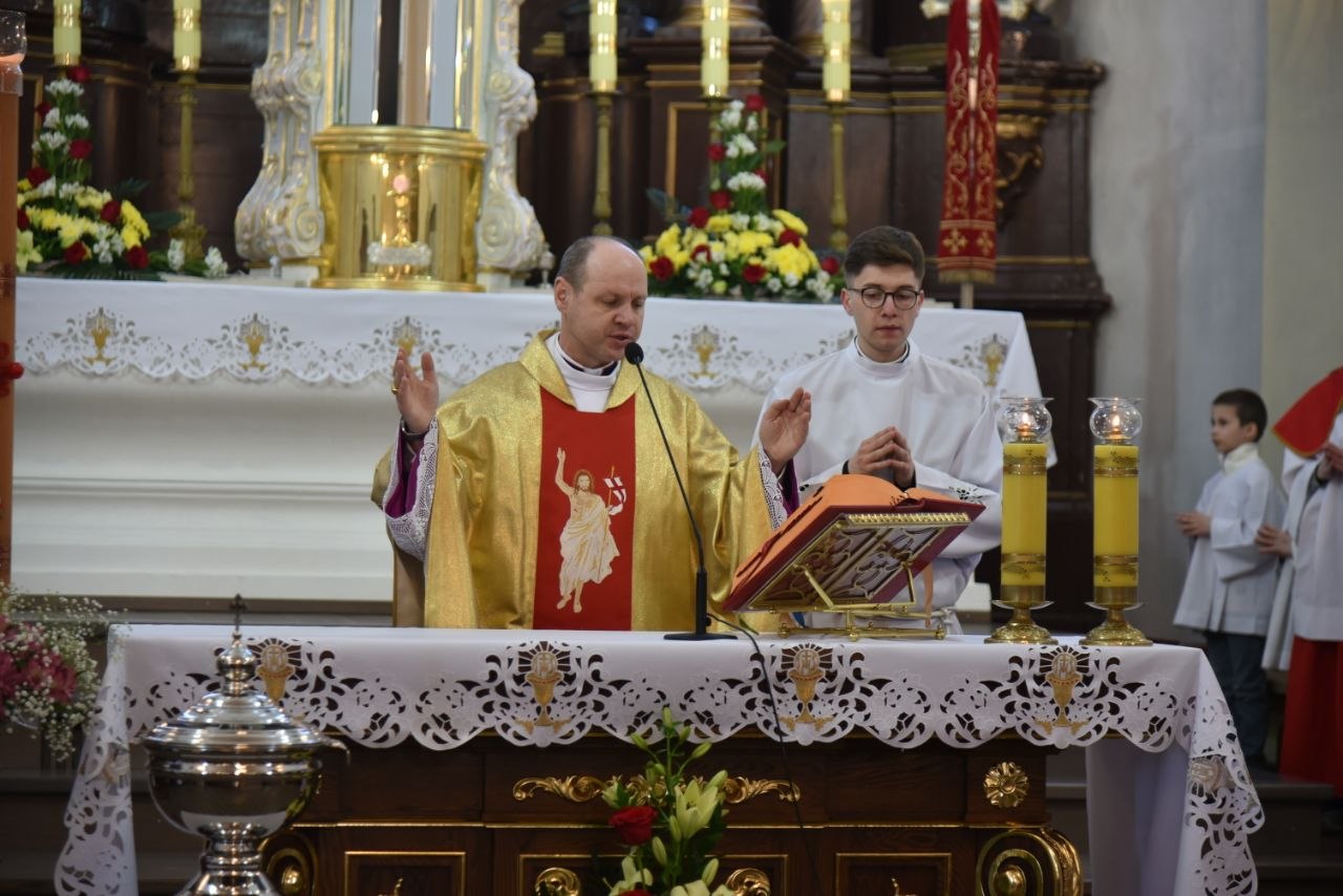 У касцёле Святой Троіцы ў Глыбокім прайшло пасхальнае багаслужэнне