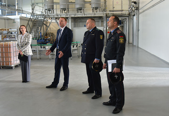 maksim-bakurov-vstretilsya-s-kollektivom-skanlink-v-ramkakh-edinogo-dnya-informirovaniya_2