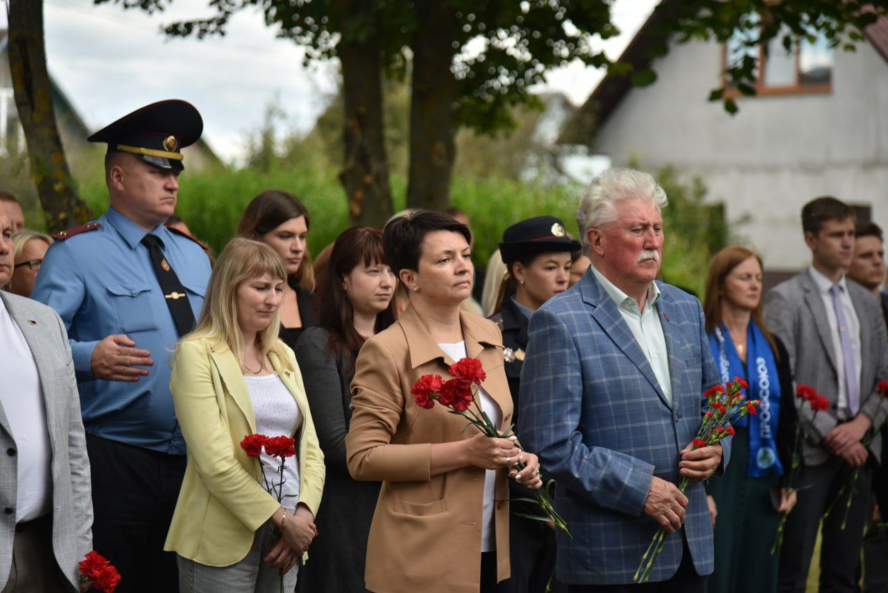 pamyat-o-tragedii-glubochane-pochtili-pamyat-uznikov-evreyskogo-getto_1