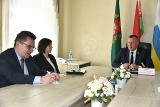 Депутат Палаты представителей Национального собрания Республики Беларусь Анатолий Сивко провел прием граждан в Глубокском районе