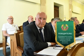 Глава Витебской области вручил переходящие вымпелы победителям республиканского смотра санитарного состояния и благоустройства населенных пунктов Республики Беларусь за 2022 год