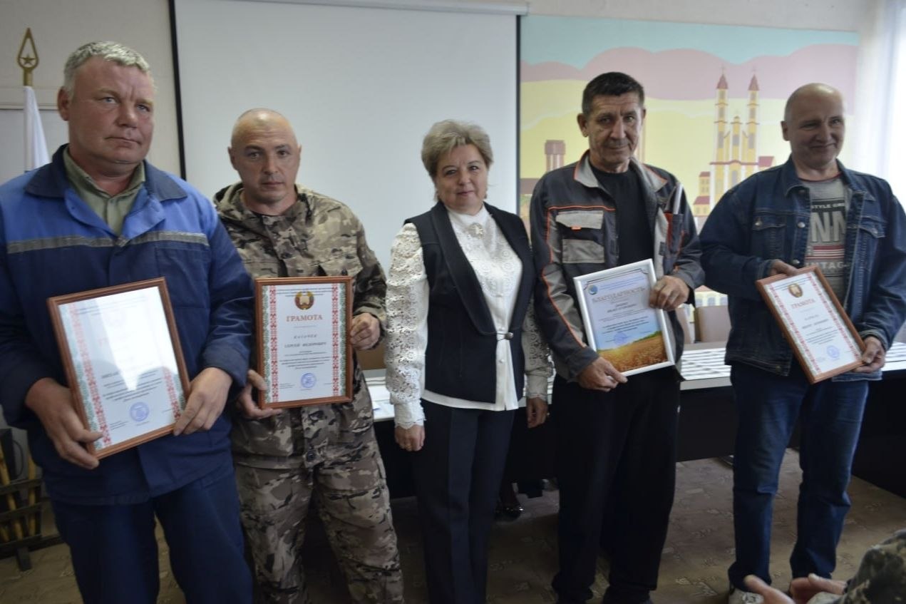 v-glubokskoy-pmk-meliovodkhoz-chestvovali-professionalov-otrasli_4