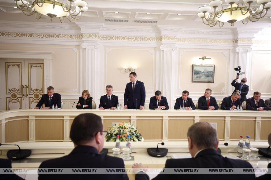 В Беларуси предлагают создать интеллектуальный "спецназ", но Лукашенко обозначил ряд принципиальных вопросов