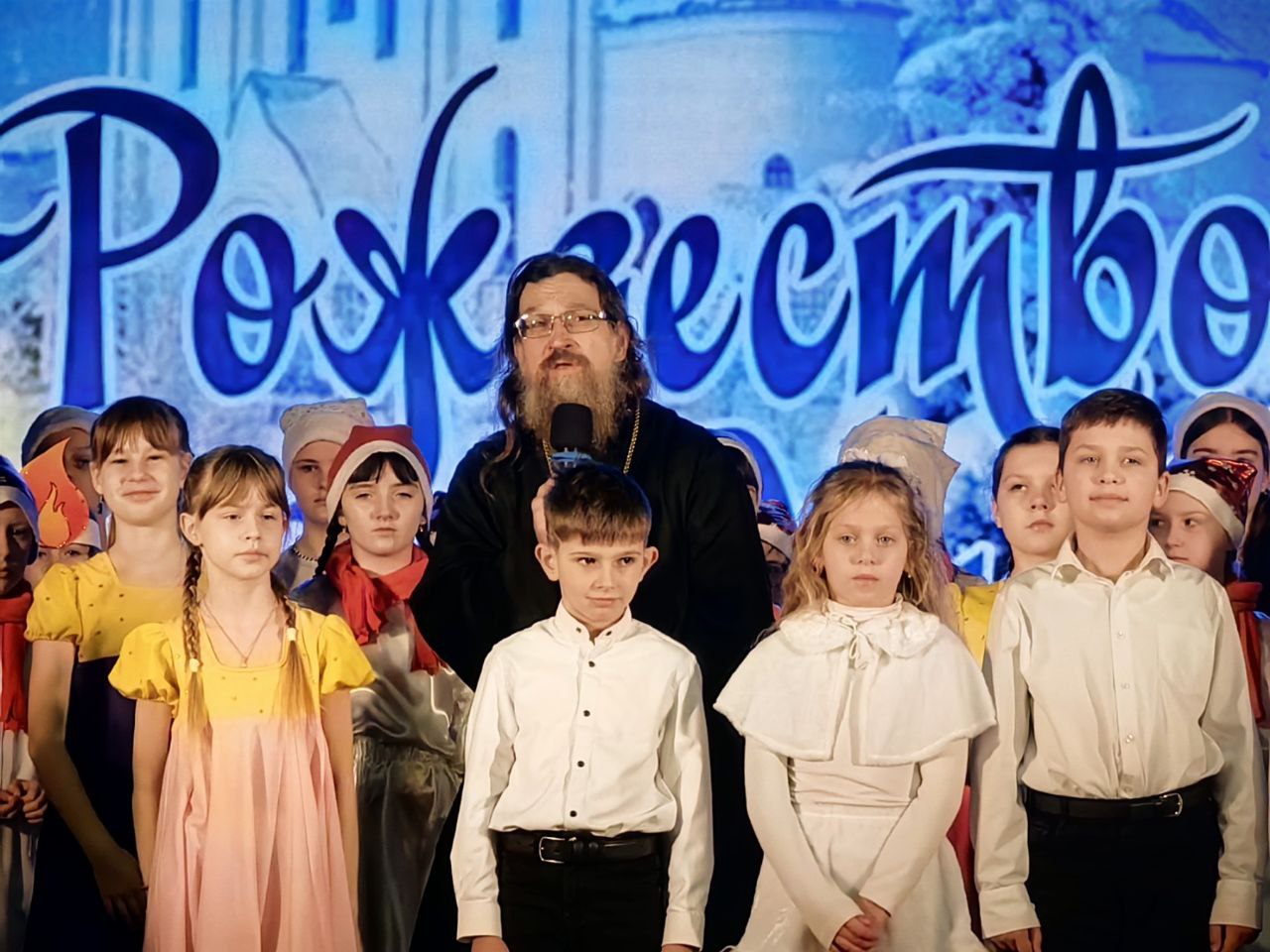 v-glubokskom-gorodskom-dome-kultury-proshli-prazdnichnye-meropriyatiya-posvyashchennye-rozhdestvu-kh_4