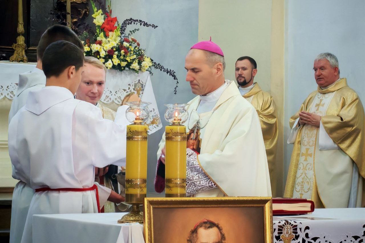 v-kostele-svyatoy-troitsy-v-glubokom-otprazdnovali-35-letie-sluzheniya-v-belarusi-i-v-glubokom-seste_3