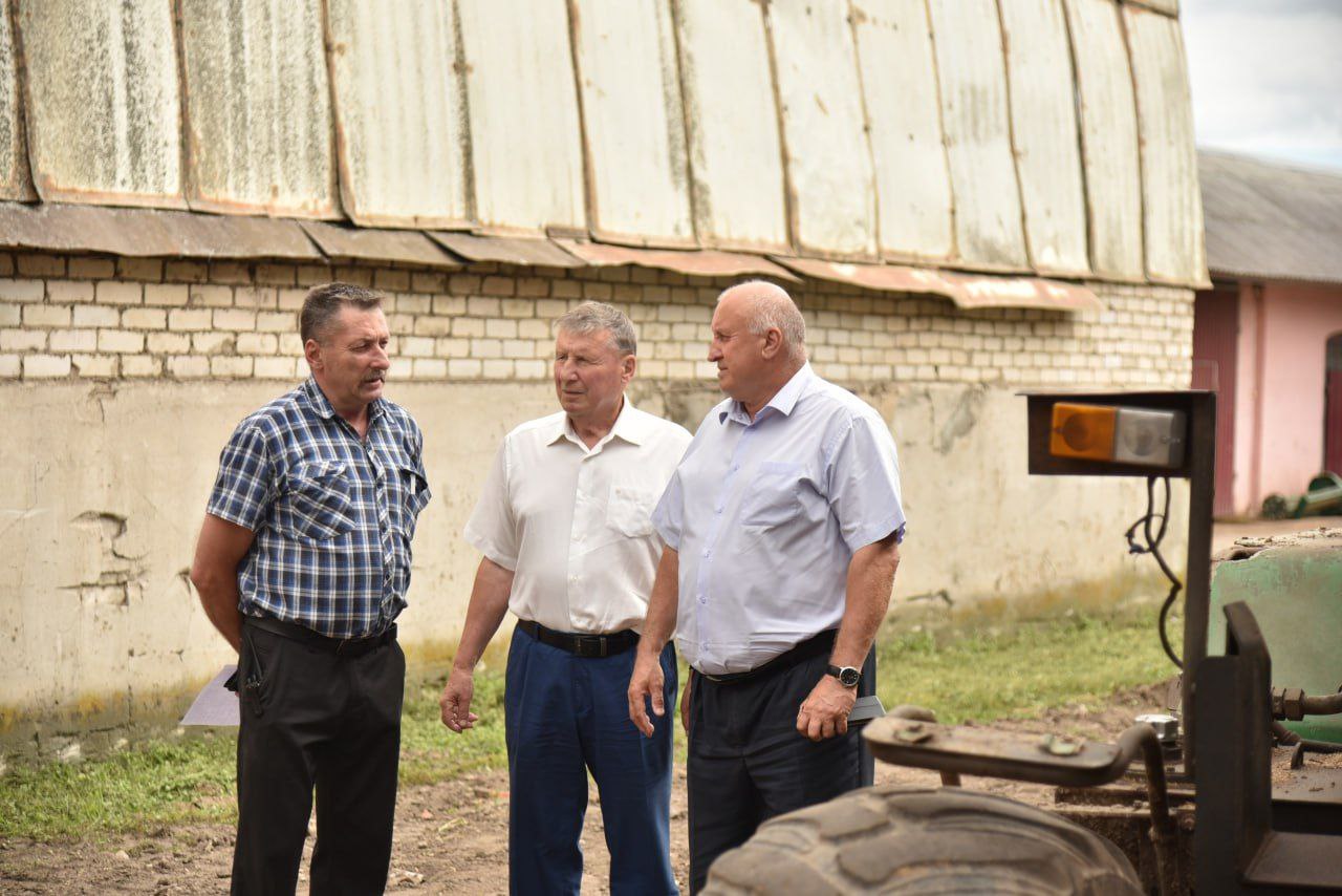 predsedatel-glubokskogo-rayispolkoma-aleksandr-shubskiy-posetil-predpriyatie-mosarlyen_4