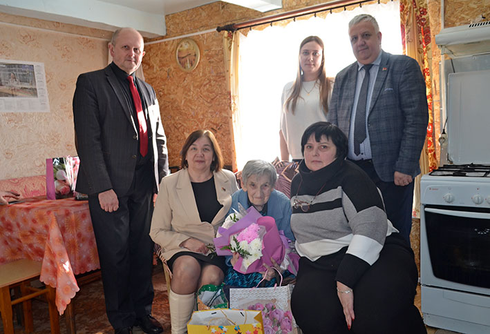zhitelnitsa-derevni-plisa-zinaida-narushevich-prazdnuet-stoletniy-yubiley_0