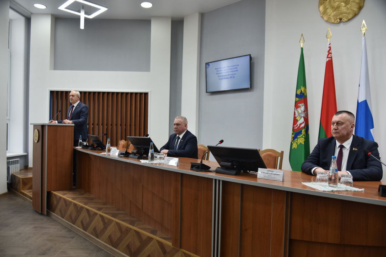 predsedatel-palaty-predstaviteley-natsionalnogo-sobraniya-respubliki-belarus-igor-sergeenko-provel-v_1