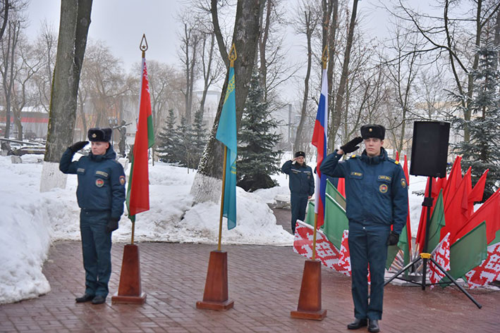 v-glubokom-startoval-mezhdunarodnyy-seminar-spetsialistov-vodolazno-spasatelnykh-sluzhb-_0