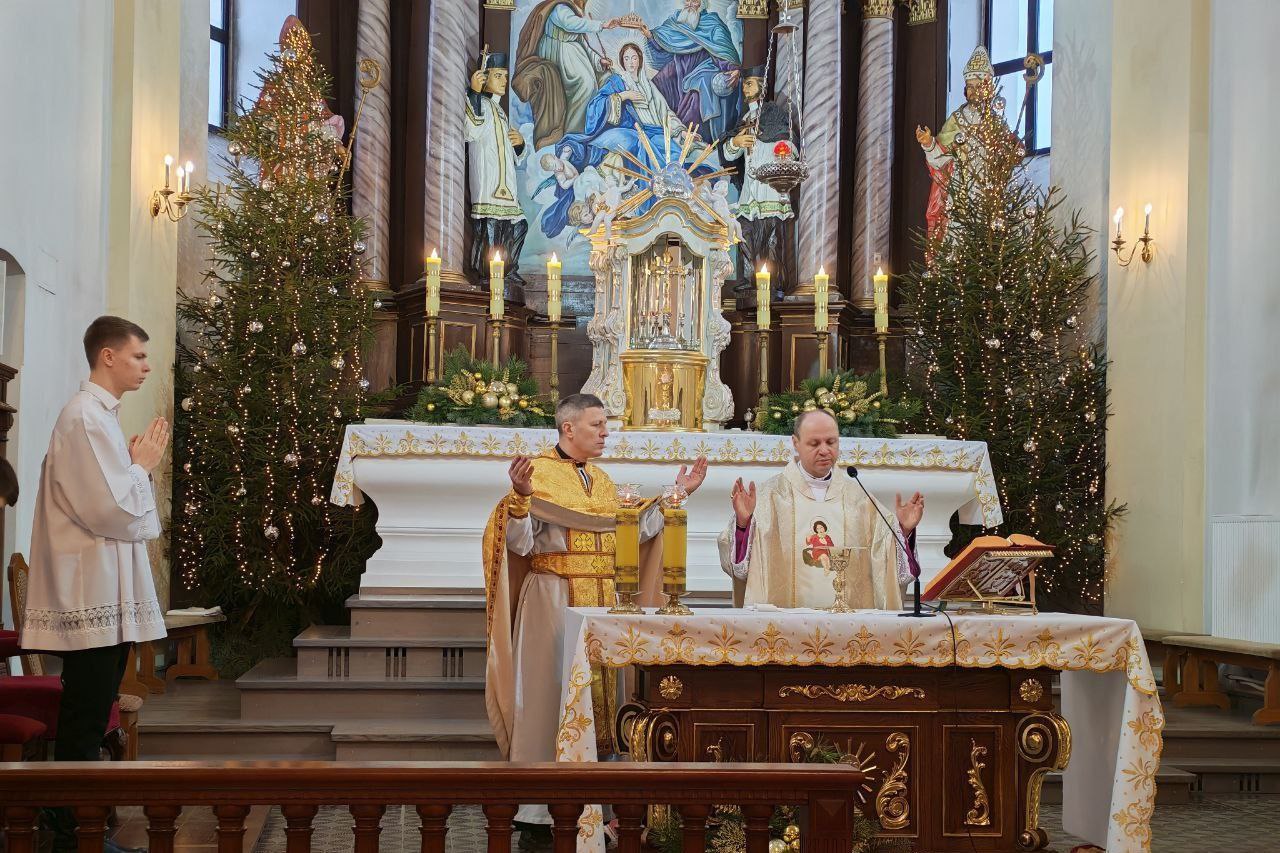 rukovodstvo-glubokskogo-rayona-pozdravilo-glubochan-khristian-katolicheskoy-very-so-svetlym-prazdnik_0