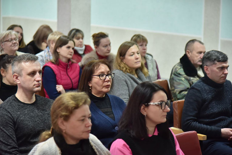 vstrecha-deputata-anatoliya-sivko-s-kollektivom-glubokskogo-myasokombinata_1