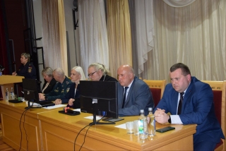 В городском доме культуры прошло
городское родительское собрание "Безопасность детей - общая забота
взрослых".