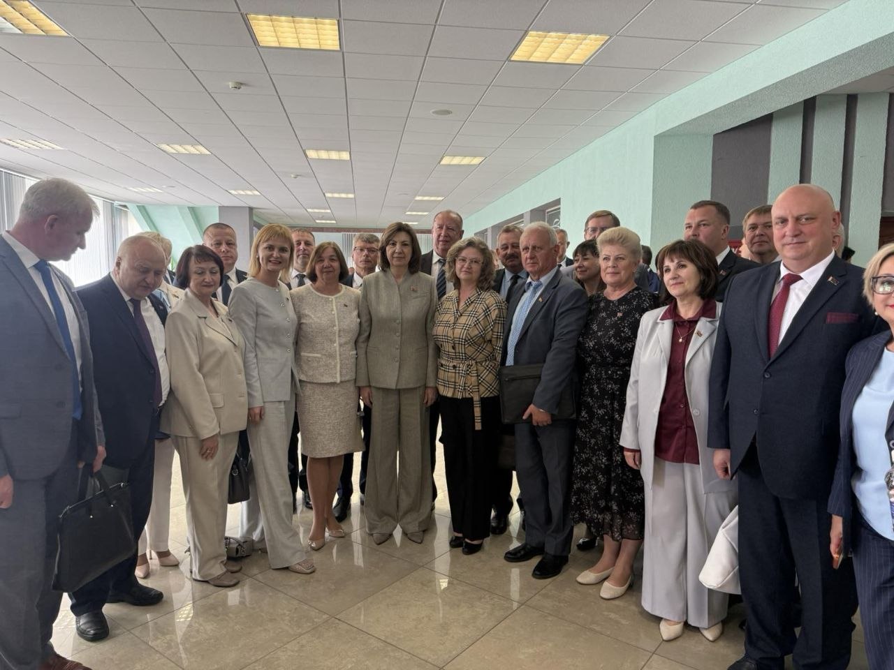 deputaty-na-mestakh-svyazuyushchee-zveno-mezhdu-vlastyu-i-lyudmi-oni-pervymi-vidyat-problemy-i-znayu_1