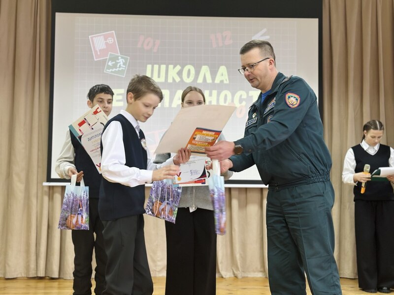 glubokoe-yunye-geroi-bezopasnosti-v-glubokskom-rayone-proshel-konkurs-shkola-bezopasnosti_12