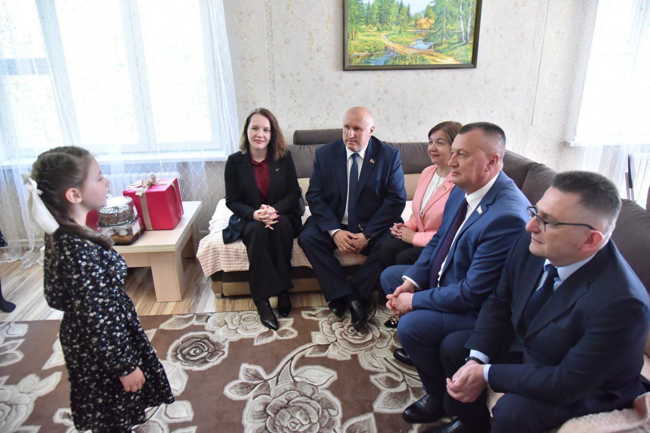 deputat-palaty-predstaviteley-natsionalnogo-sobraniya-respubliki-belarus-anatoliy-sivko-posetil-glub_3