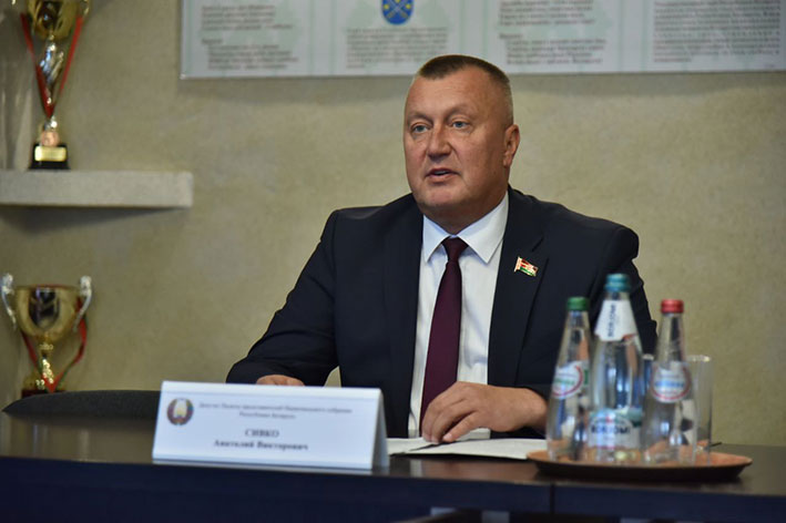 deputat-palaty-predstaviteley-posetil-glubokskiy-rayon-priyem-grazhdan-rabochie-vstrechi-i-obsuzhden_3
