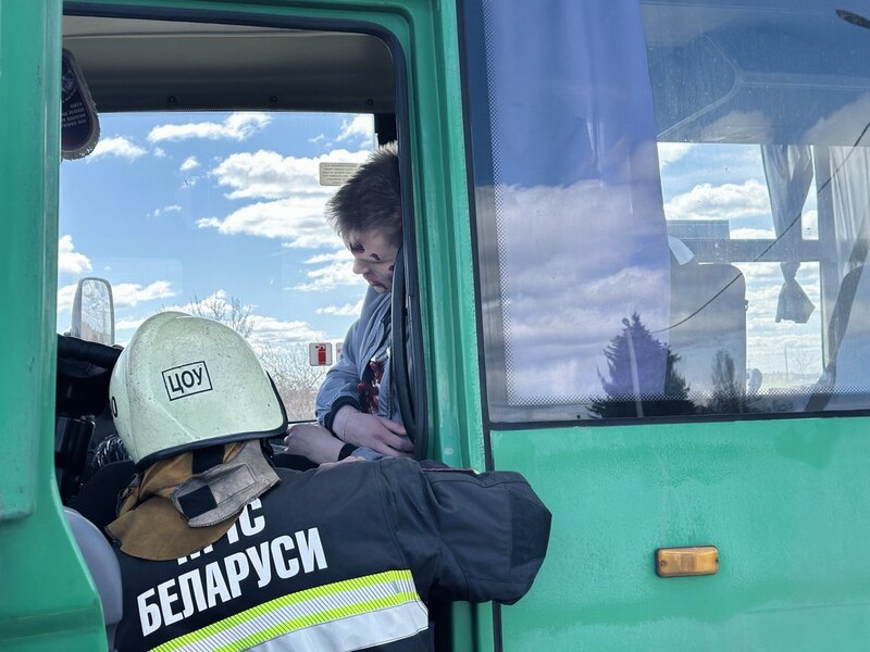 trenirovka-po-reagirovaniyu-na-krupnoe-dtp-s-postradavshimi-sovmestnye-deystviya-skoroy-pomoshchi-i-_18