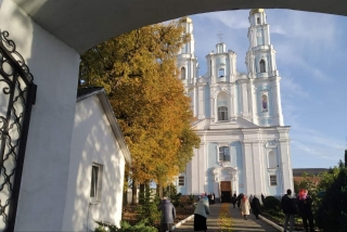 В собор Рождества Пресвятой Богородицы в г. Глубокое прибыл ковчег с
частицей мощей святой блаженной Матроны Московской