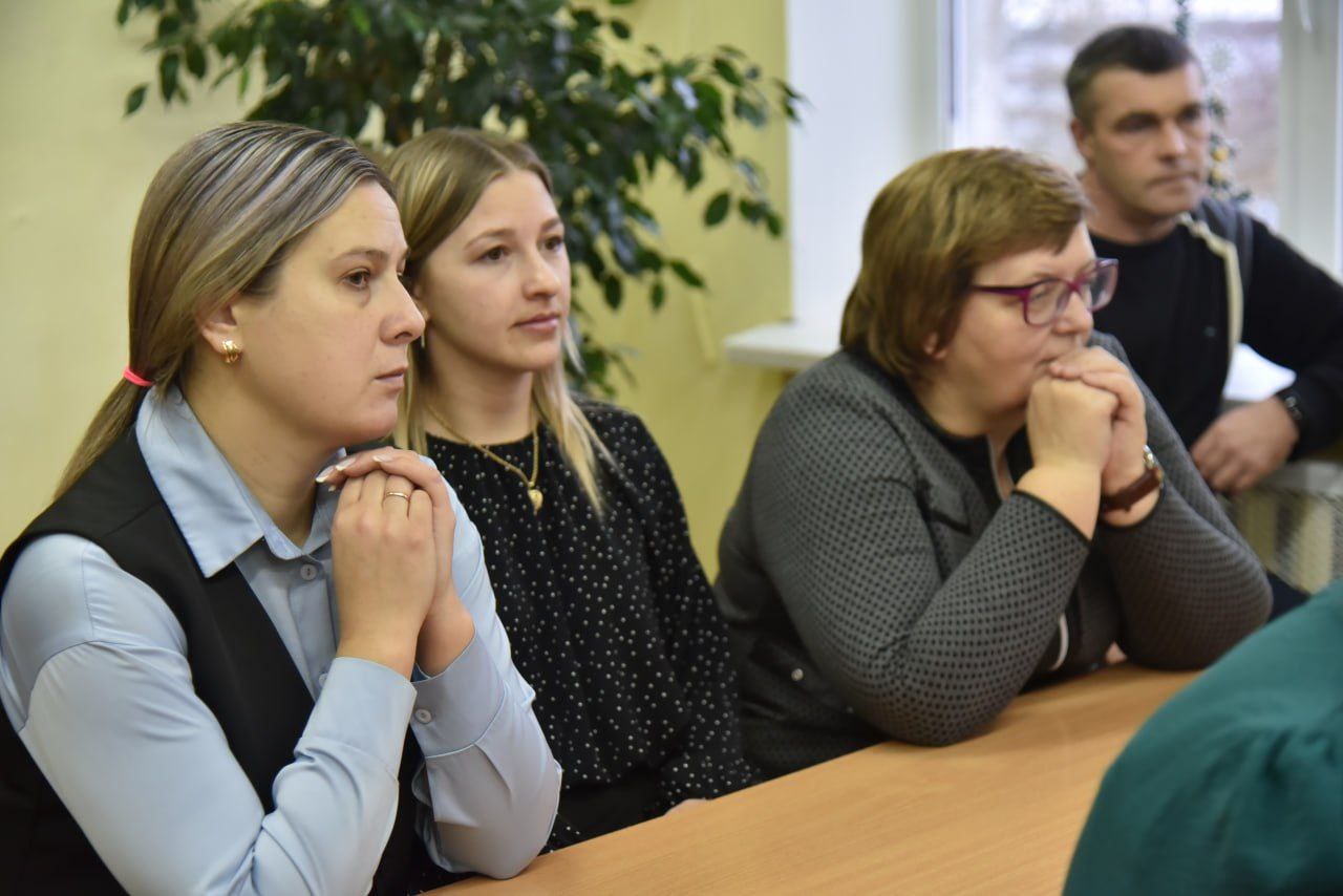 vstrecha-s-deputatami-v-derevne-zalese_2