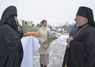 В
Березвечском Свято-Михайловском женском монастыре прошли торжества по случаю
первого престольного праздника храма в честь Архистратига Божия Михаила