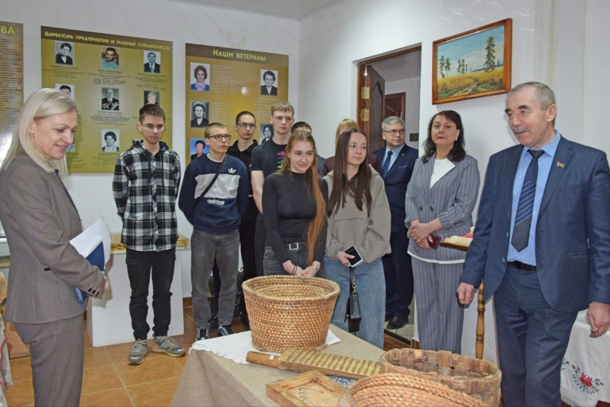 molodye-spetsialisty-kadrovyy-resurs-predpriyatiy-goroda-glubokoe_3