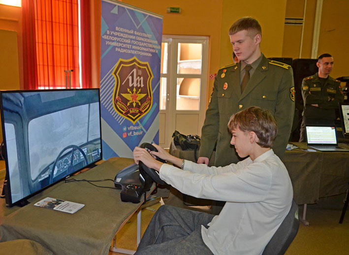 v-glubokskom-gorodskom-dome-kultury-proshla-aktsiya-gotovy-rodine-sluzhit-_4