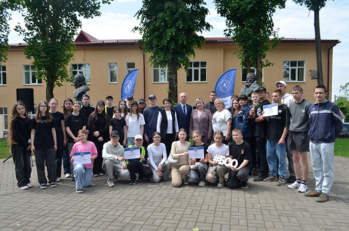 molodezh-glubochchiny-poluchila-putevki-v-trudovoe-leto-2025_10