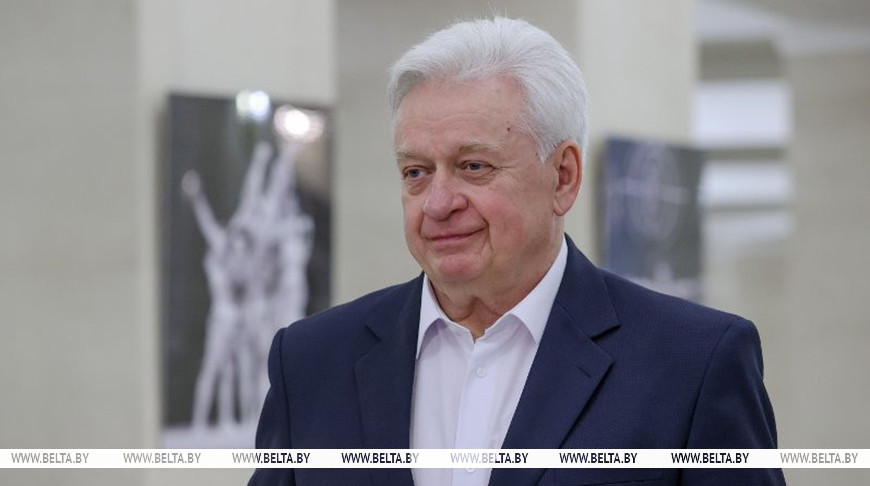 Лукашенко поздравил народного артиста Беларуси Юрия Трояна с 75-летием