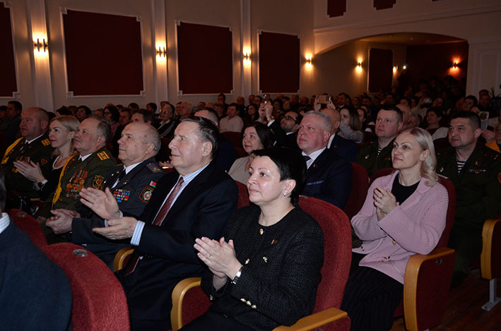 v-glubokom-proshyel-prazdnichnyy-kontsert-posvyashchyennyy-dnyu-zashchitnikov-otechestva-i-vooruzhye_0