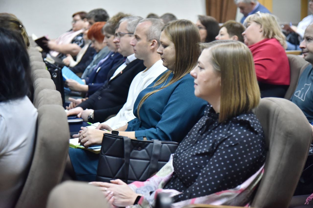 v-glubokom-proshel-vyezdnoy-seminar-dlya-otvetstvennykh-organizuyushchikh-ideologicheskuyu-rabotu-v-_0