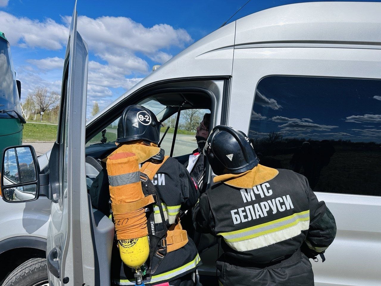 taktiko-spetsialnye-ucheniya-po-reagirovaniyu-na-krupnoe-dtp-proshli-v-glubokskom-rayone_0