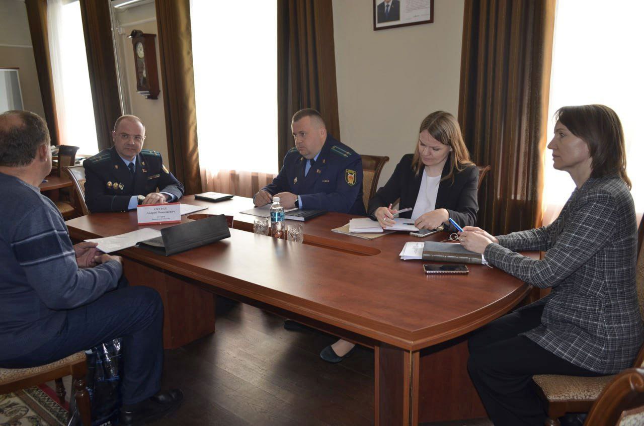 prokuror-vitebskoy-oblasti-andrey-skurat-provel-priem-grazhdan-v-glubokom_0