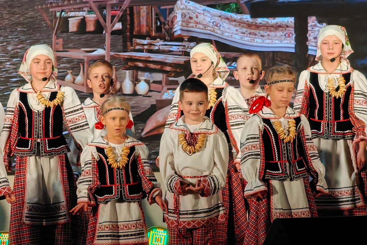 torzhestvennoe-meropriyatie-posvyashchennoe-85-letiyu-glubokskogo-rayona-proshlo-v-gorodskom-dome-ku_19