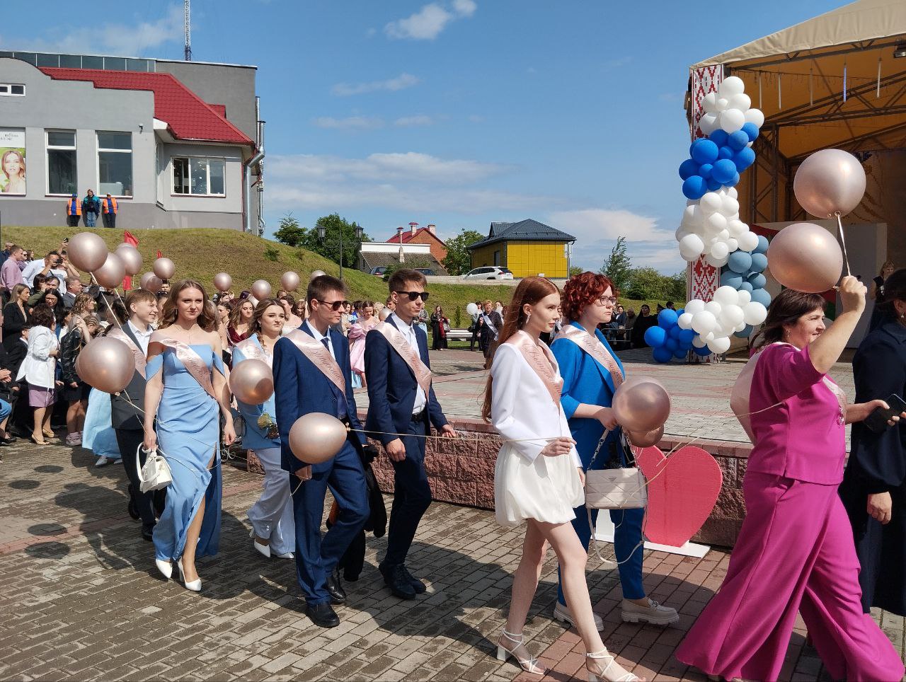 "Віват, выпускнікі": у Глыбокім прайшоў раённы выпускны