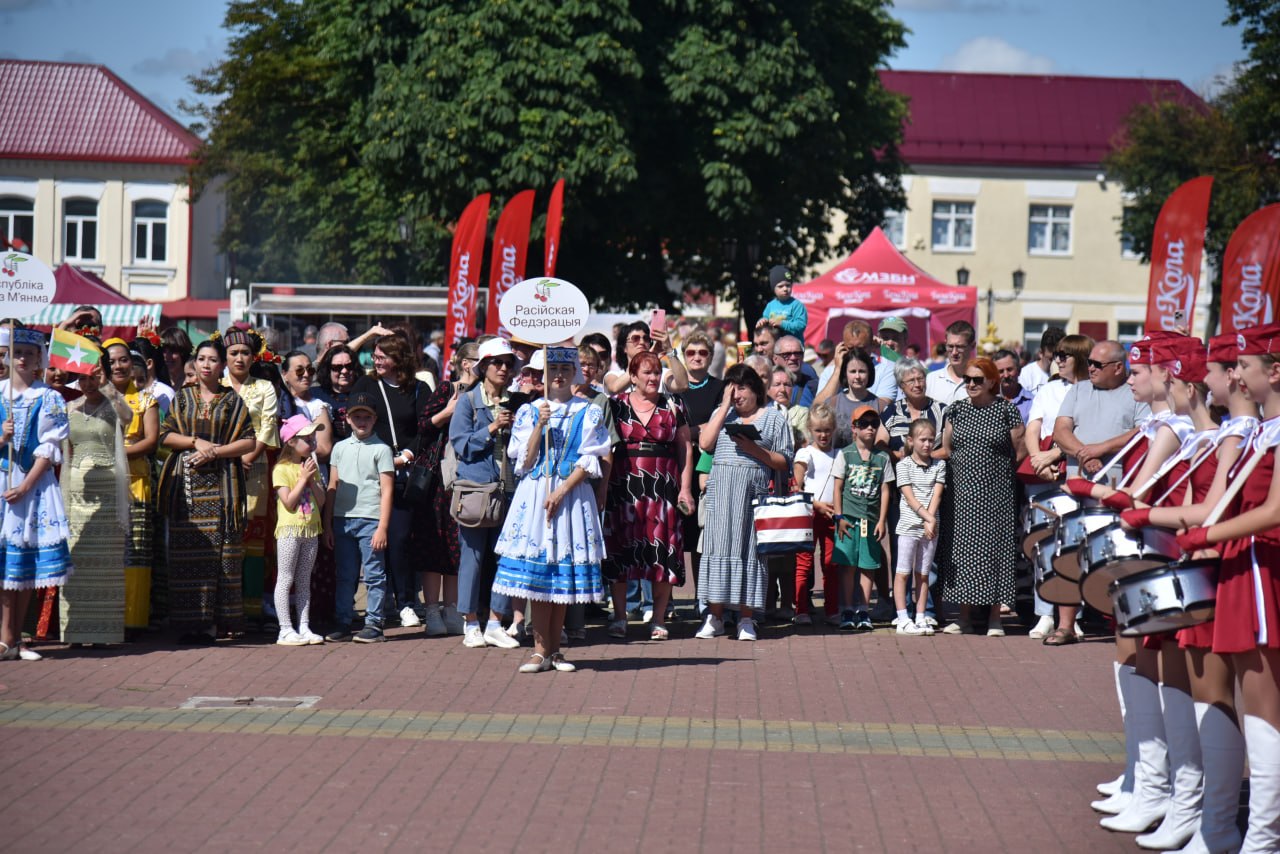 -vishnyevyy-festival-prodolzhaetsya_7