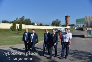 Заместитель
Премьер-министра Республики Беларусь Юрий Шулейко посетил Глубокский район в
рамках рабочего визита 