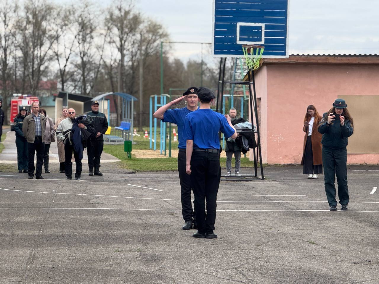 komanda-viktoriya-iz-udelovskoy-shkoly-prizyery-na-zonalnom-etape-slyeta-yunykh-spasateley-pozharnykh_0
