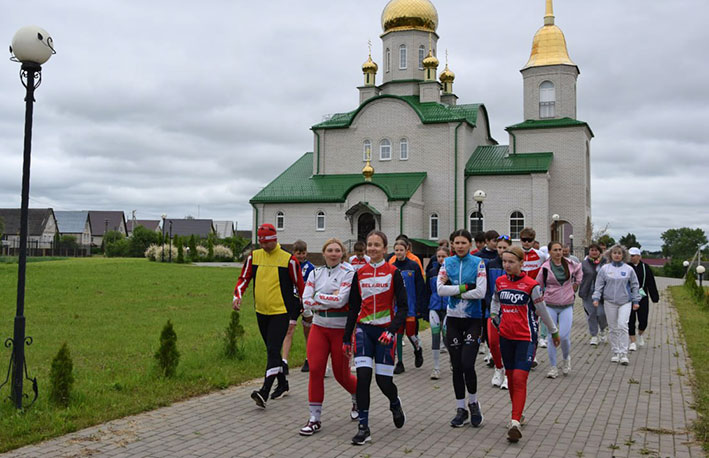 pamyat-kotoruyu-nesut-cherez-vsyu-stranu-glubokoe-stalo-chastyu-vazhnogo-marshruta_13