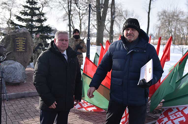 v-glubokom-pochtili-pamyat-voinov-internatsionalistov-_5