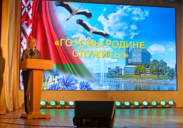 v-glubokskom-gorodskom-dome-kultury-proshla-aktsiya-gotovy-rodine-sluzhit-_5
